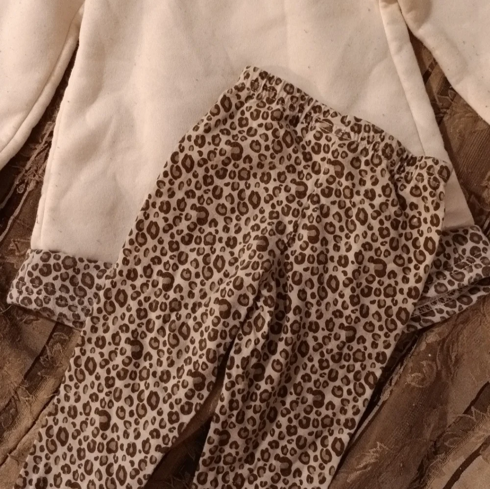 Baby girl outfit size 24months